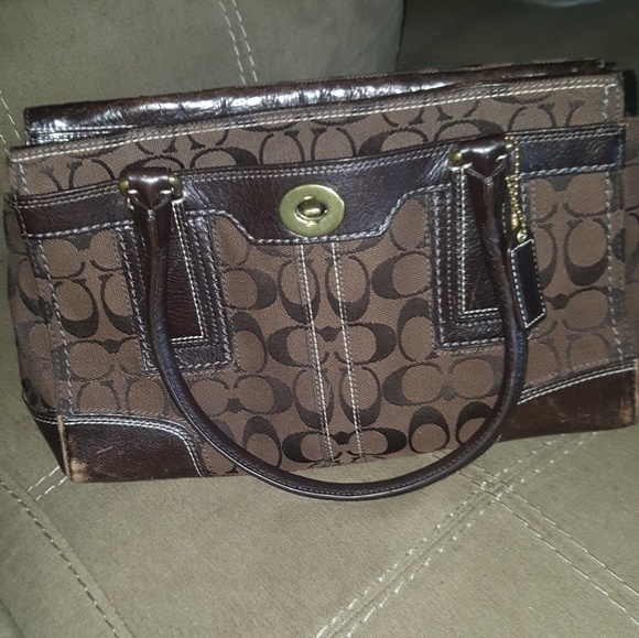Coach purse - Picture 2 of 6
